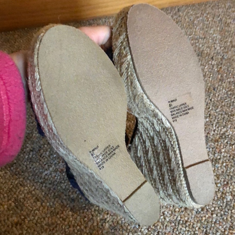 Wedge - Picture 2 of 3